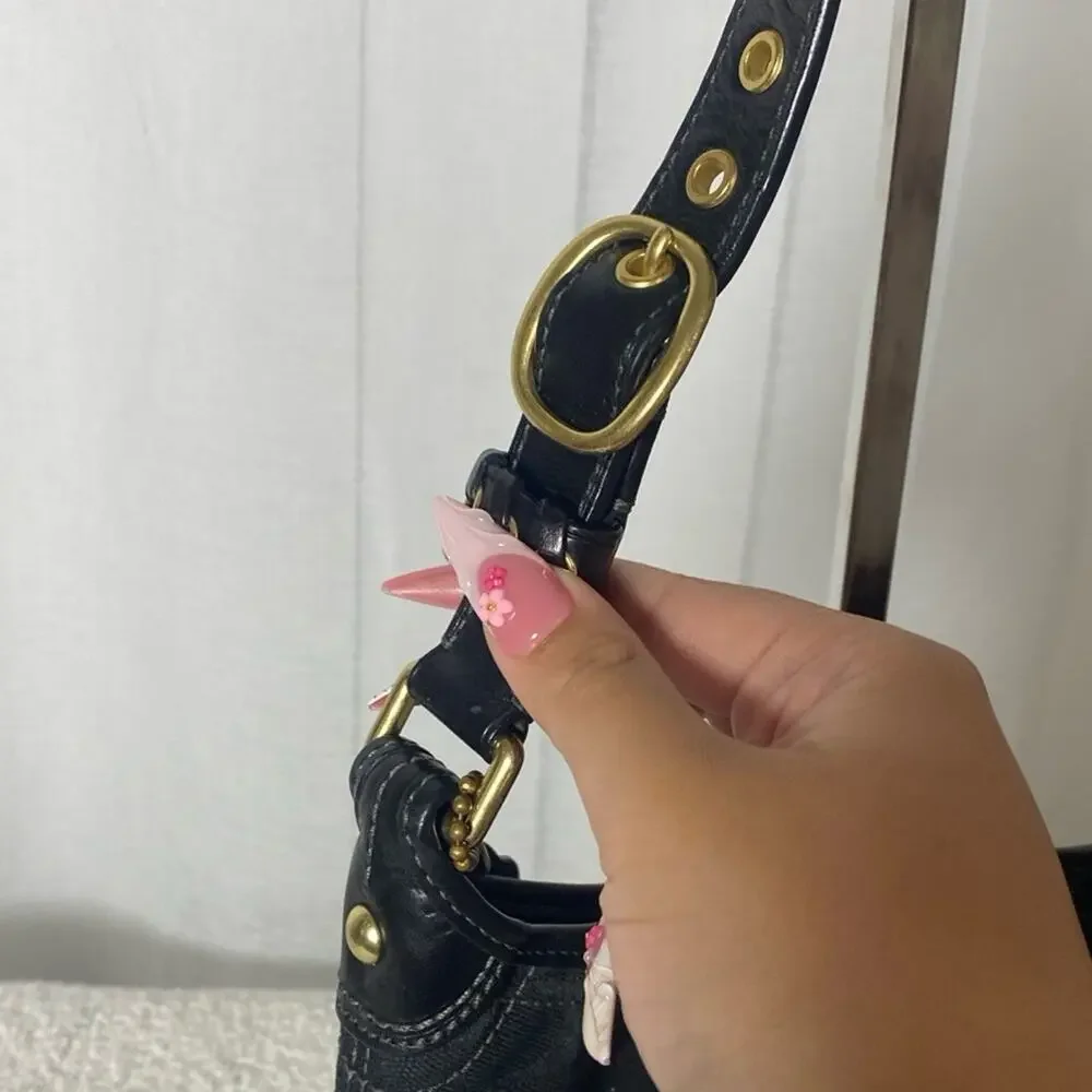 GUC Coach Vintage Black Signature Canvas Hobo Shoulder Bag - Picture 4 of 7